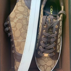 NWT/NWB Coach Sneakers Khaki/Chestnut Size: 8M